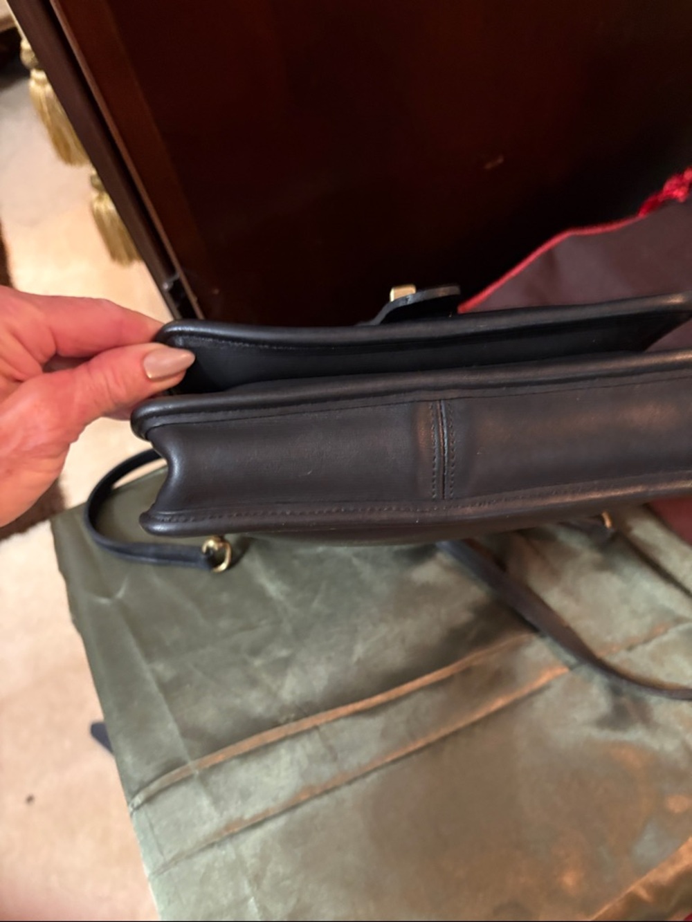 Vintage Coach Station Bag 5130 Black leather turnlock top handle crossbody USA - Picture 12 of 16